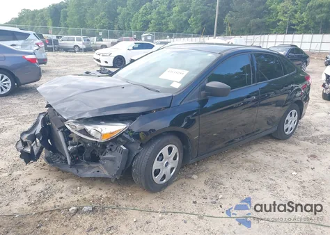 2017 Ford Focus S z USA, uszkodzony, nr VIN 1FADP3E26HL284470